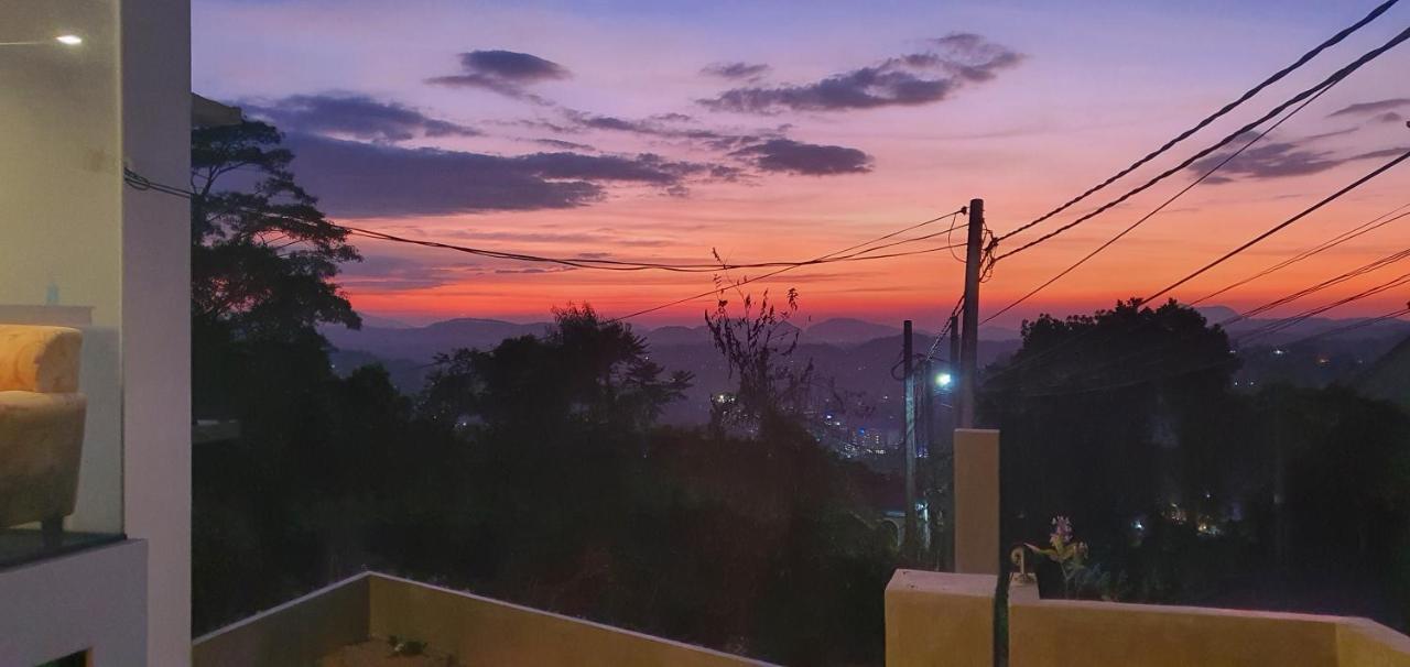 Hotel Kandyan View "Free Pickup From Kandy City" ภายนอก รูปภาพ