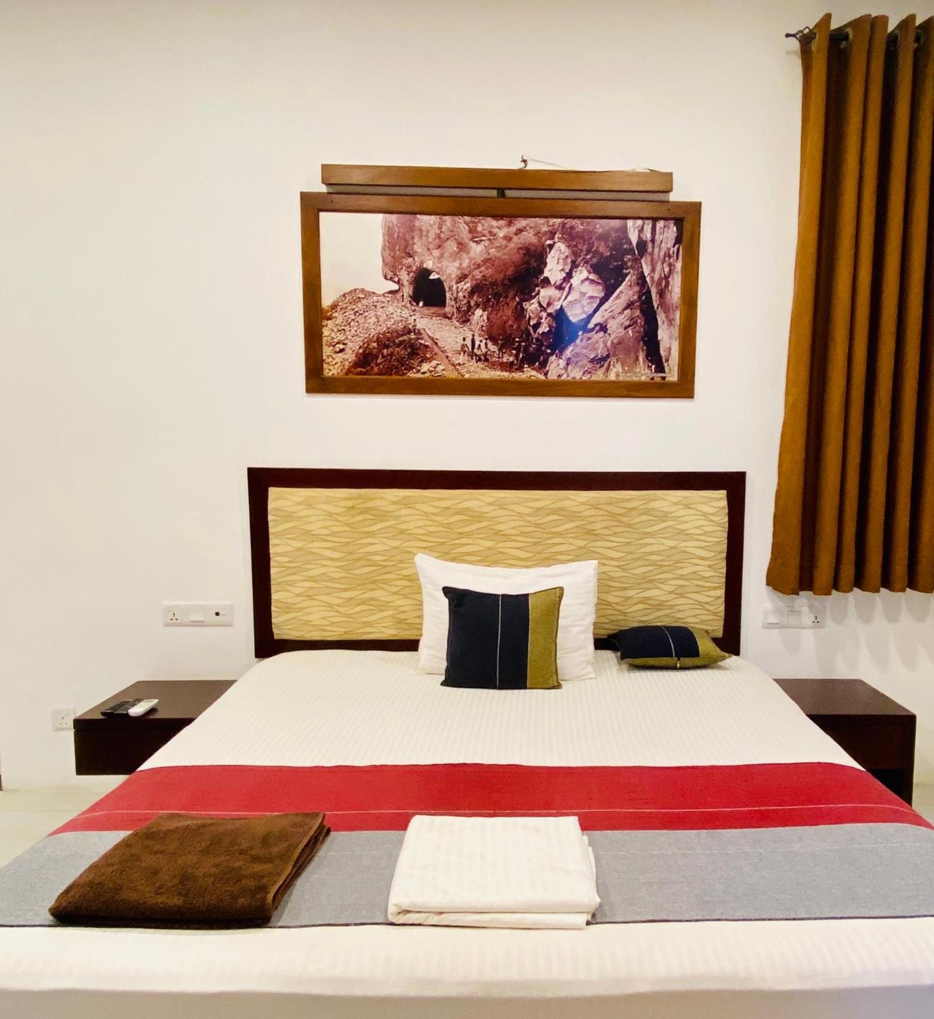 Hotel Kandyan View "Free Pickup From Kandy City" ภายนอก รูปภาพ